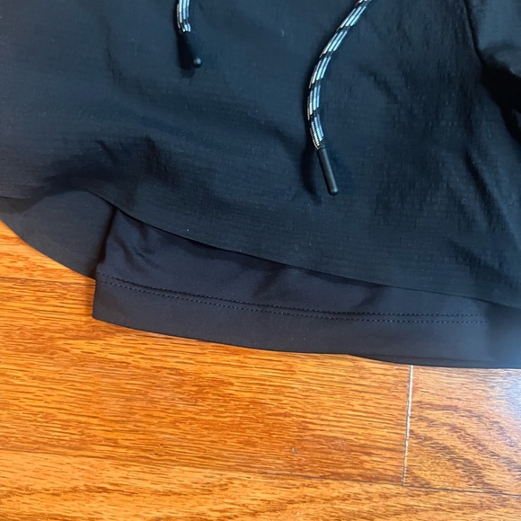 Athleta size 4 woman’s black 2 in 1 athletic shorts with drawstring - Picture 6 of 6